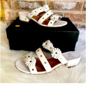 Laurence decade paris semelle cuir white flower sandals